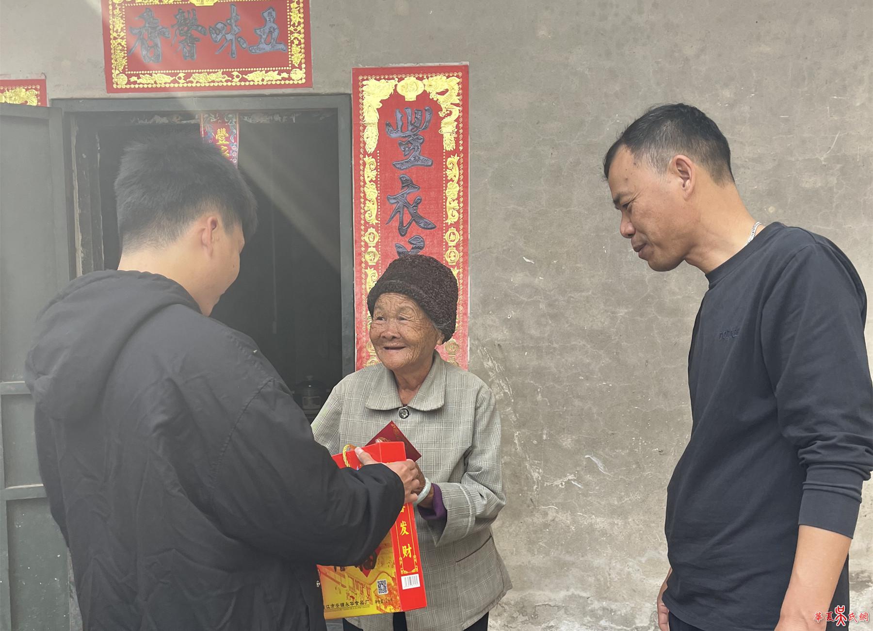 河唇镇南坦村敬老助学基金会_举办迎新春敬老及奖学活动 图7